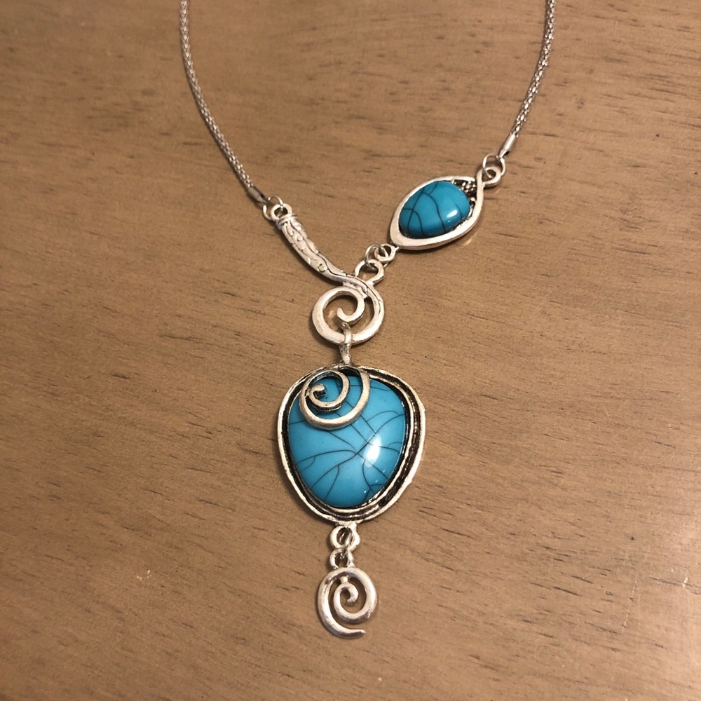 Elegant Silver Tone and Faux Turquoise Necklace